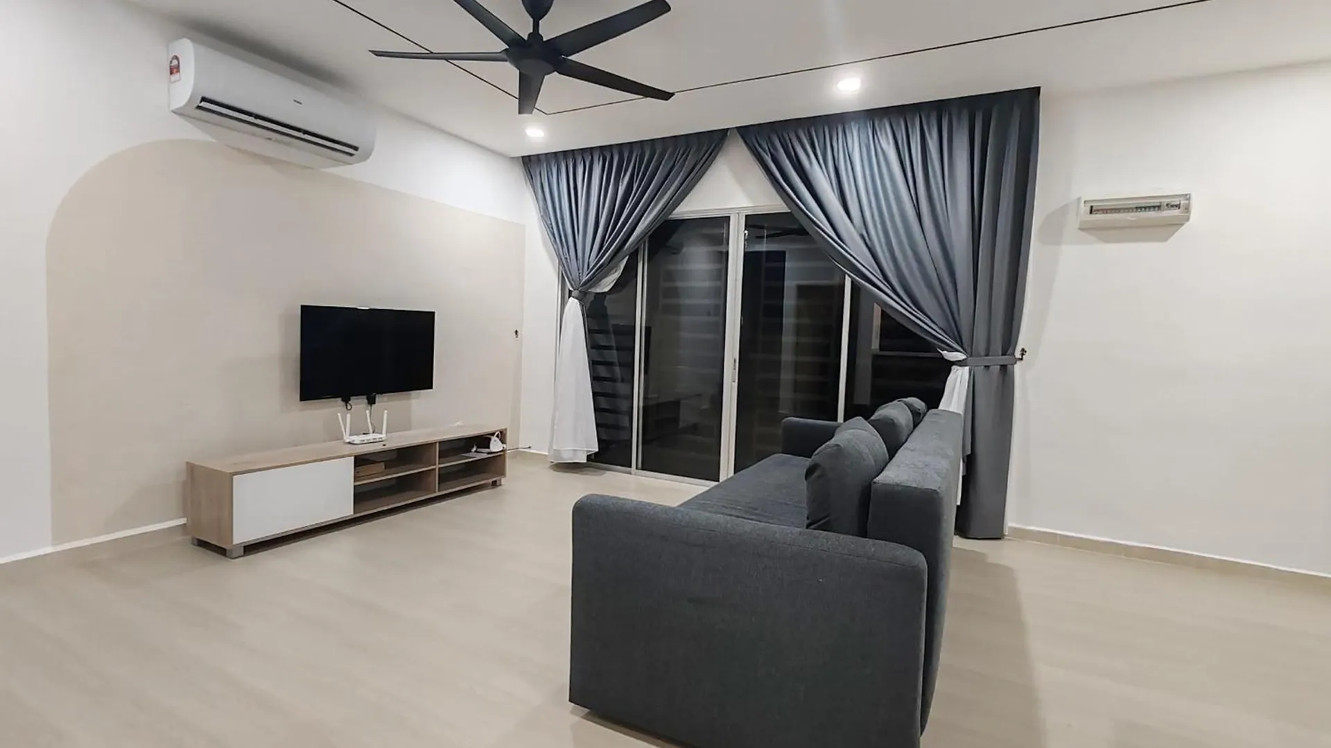 3Story Family Suites 7Pax Ikea Batu Kawan 5Min Ma­lay­sia